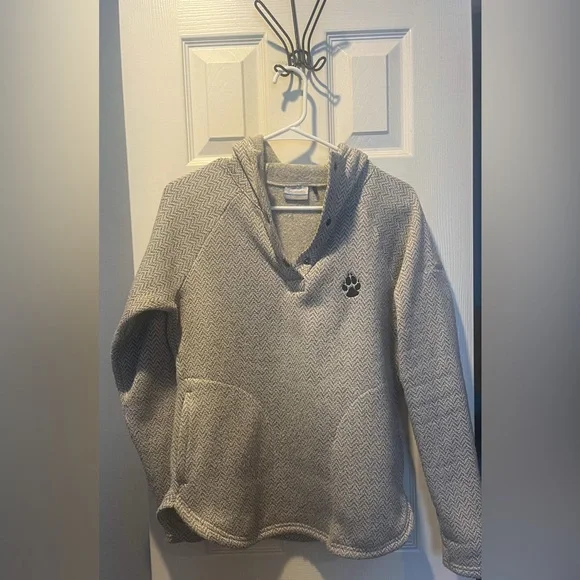 Set of two Great Wolf Lodge Columbia size medium pullovers - Picture 10 of 14